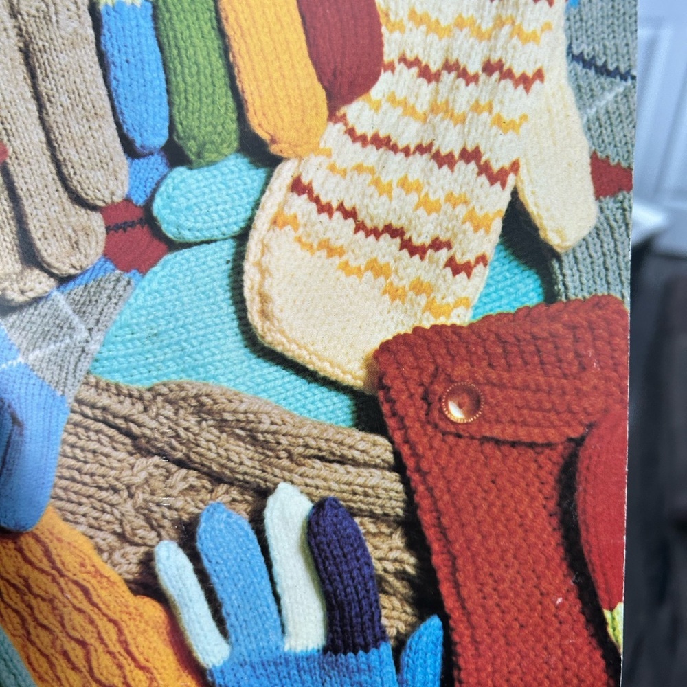 🔥$2 patrons gloves Colorful Knit Mittens and Gloves - Picture 5 of 10